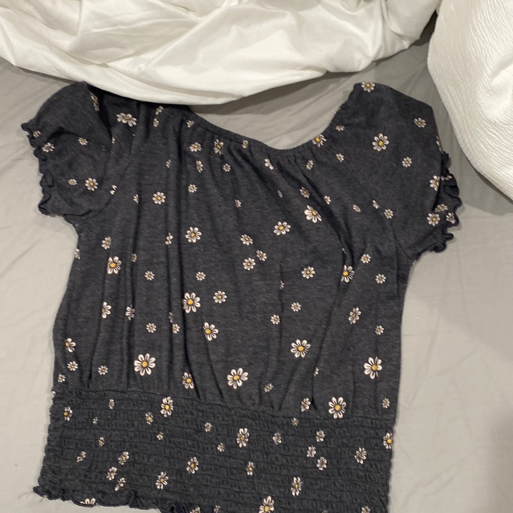 old navy shirt
